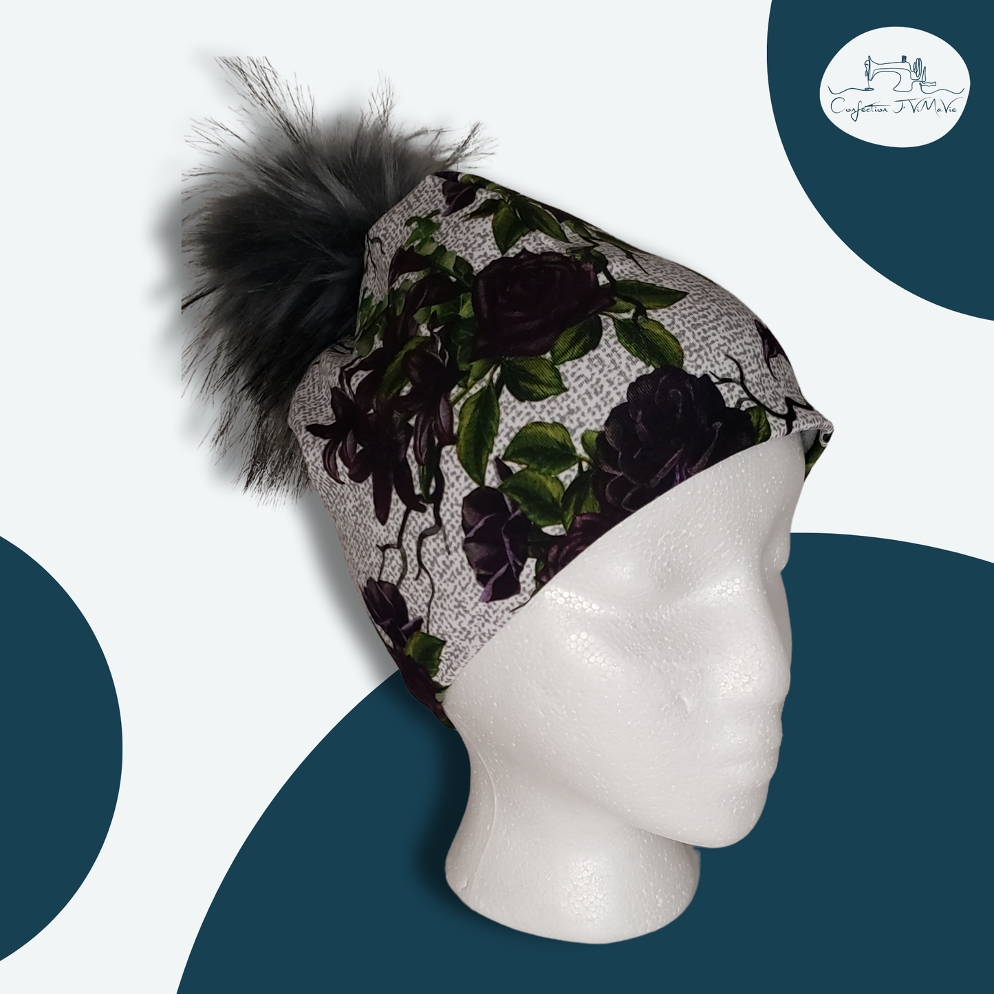 Tuque à fleurs mauves