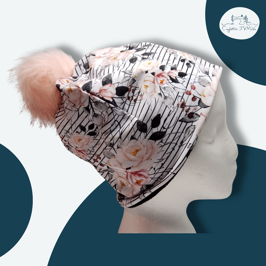 Tuque floral et lignes