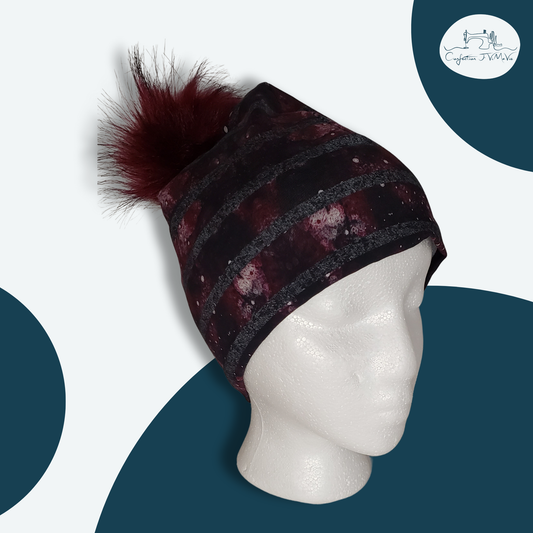 Tuque à rayures bourgognes étoilés
